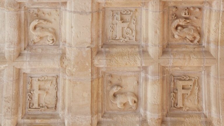 Chambord-Intérieurs-JPEG-72dpi-©-Guillaume-Perrin-48-1200x675-1-1.jpg